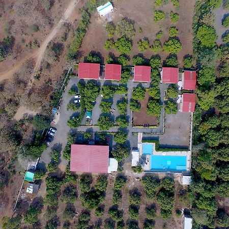 Heeran Re-Treat Resort Сасан Гир Екстериор снимка