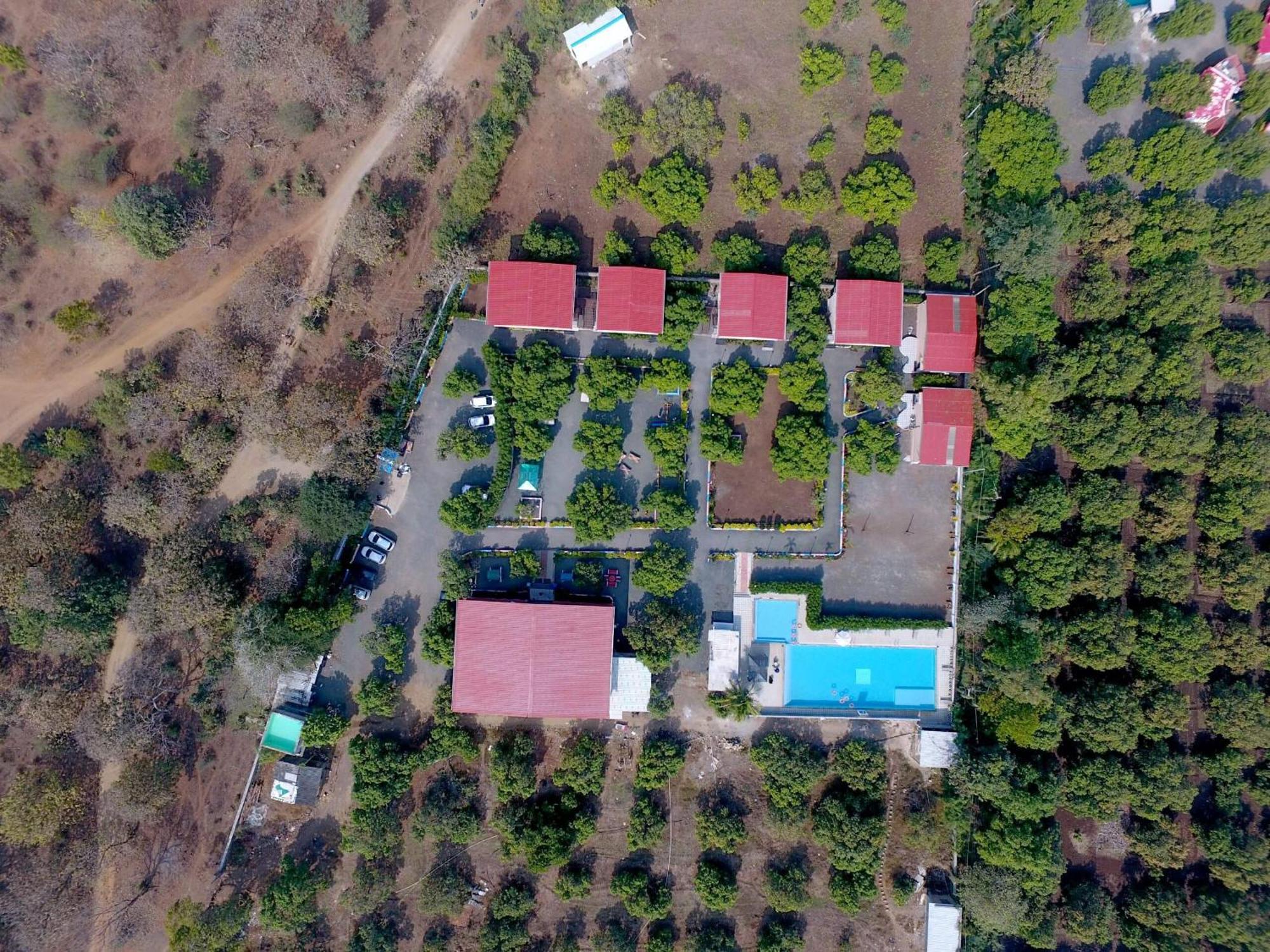 Heeran Re-Treat Resort Сасан Гир Екстериор снимка